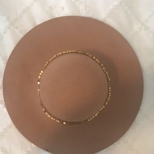 Tan dressy big hat
